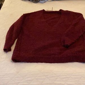 Oversized vneck maroon sweater